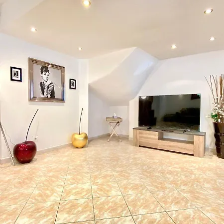 Les Cedres By Scls Locations Apartment
